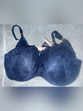 Victoria's Secret Navy Lace Underwire Bra